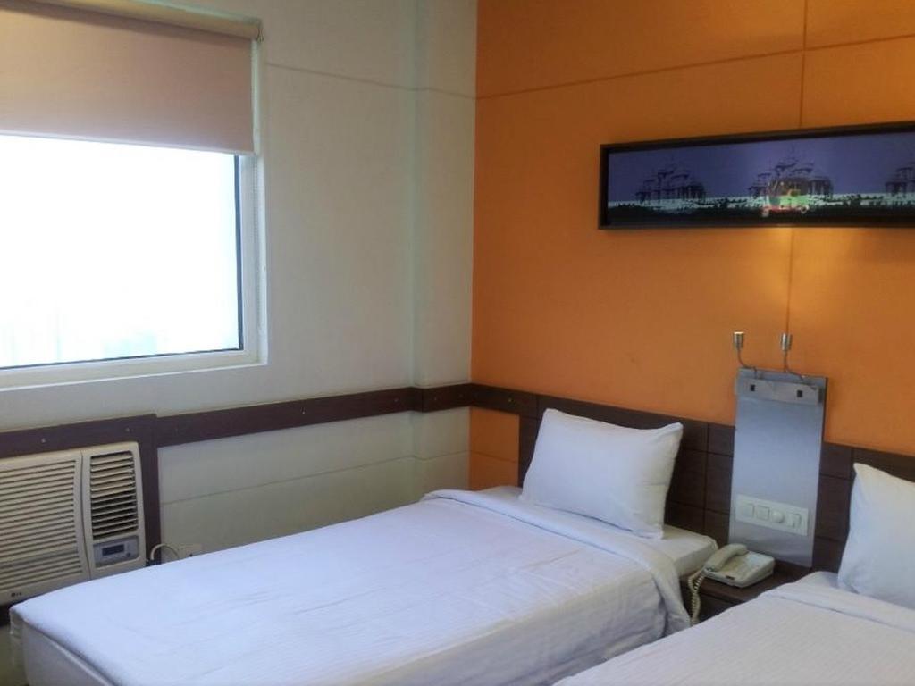 Hotel Faridabad Zewnętrze zdjęcie